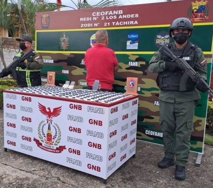 Detenido en el Aeropuerto La Fría con 166 dediles de presunta cocaína en el estómago