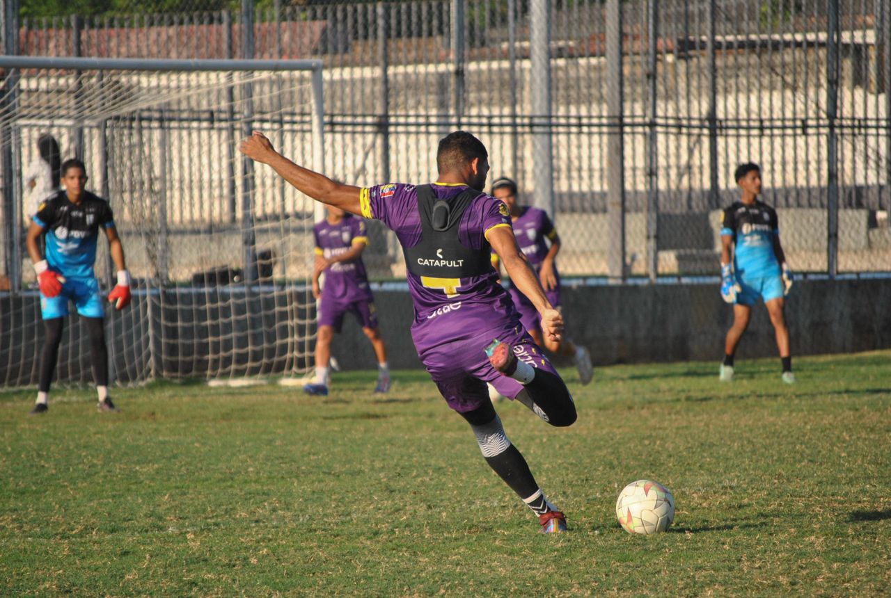 Deportivo Rayo Zuliano vuelve al Pachencho ante UCV F.C