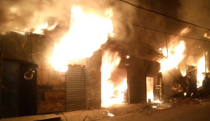 Al menos tres viviendas fueron afectadas por un incendio en Petare