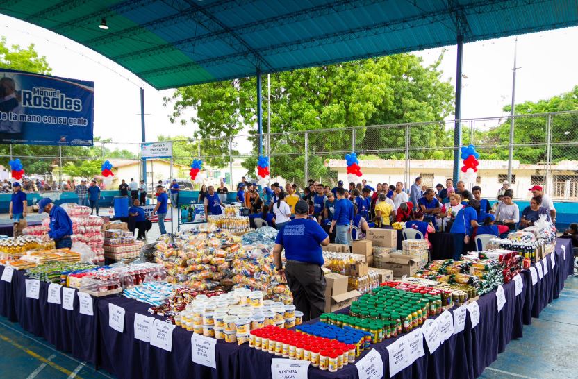Gobernación del Zulia desplegó Feria de la Hallaca en las parroquias Manuel Dagnino y Juana de Ávila