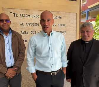 Ministro de Educación visitó el Instituto Niños Cantores del Zulia
