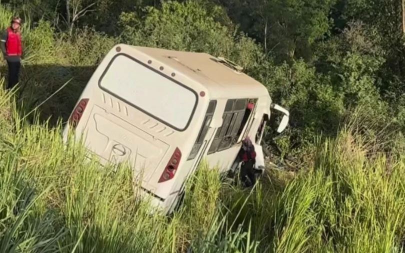 Al menos 29 heridos dejó accidente de tránsito en la bajada de Tazón en Caracas
