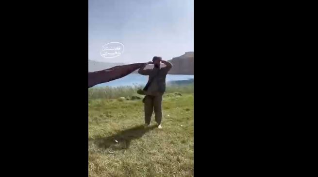 Video que parodia a los talibanes invitando a estadounidenses a vacacionar en Afganistán y a disfrutar de sus atractivos turísticos es viral