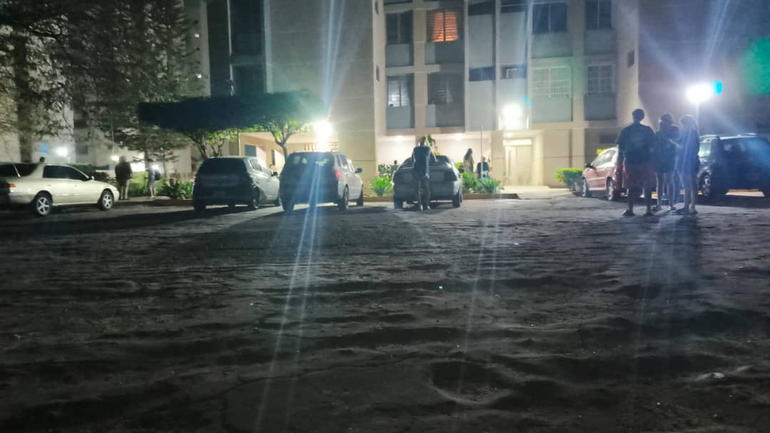 Sismos interrumpieron el descanso de los marabinos que habitan en apartamentos