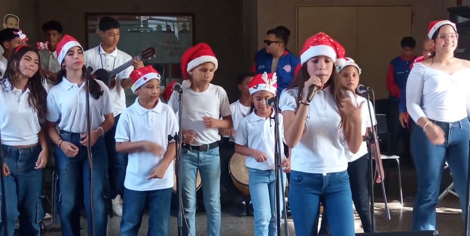 La Navidad lee en la Biblioteca Pública “María Calcaño”