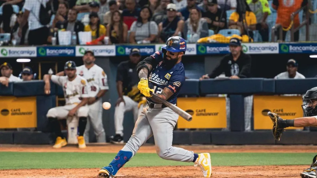 Magallanes despertó con contundente triunfo ante Leones en el Monumental