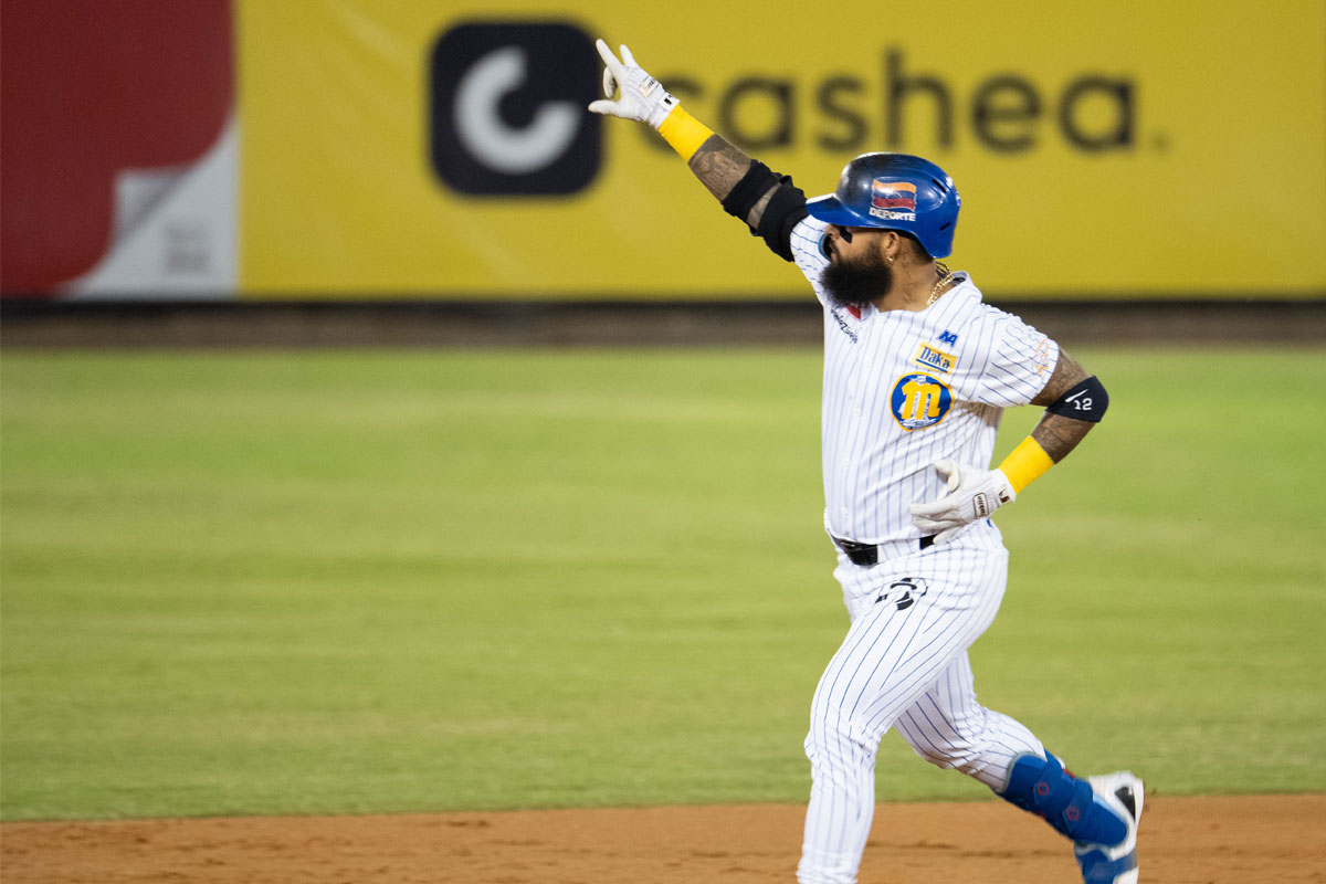 Magallanes logra su tercer triunfo consecutivo a punta de jonrones ante Águilas en Valencia