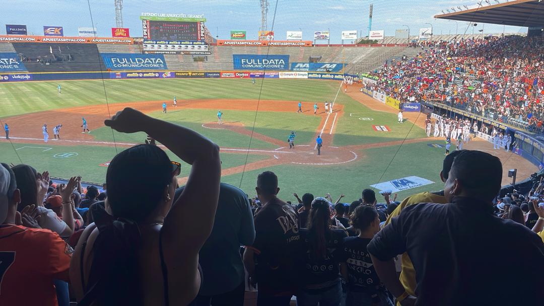 Bravos se llevó un apasionante Juego de la Chinita tras vencer a Águilas en diez entradas