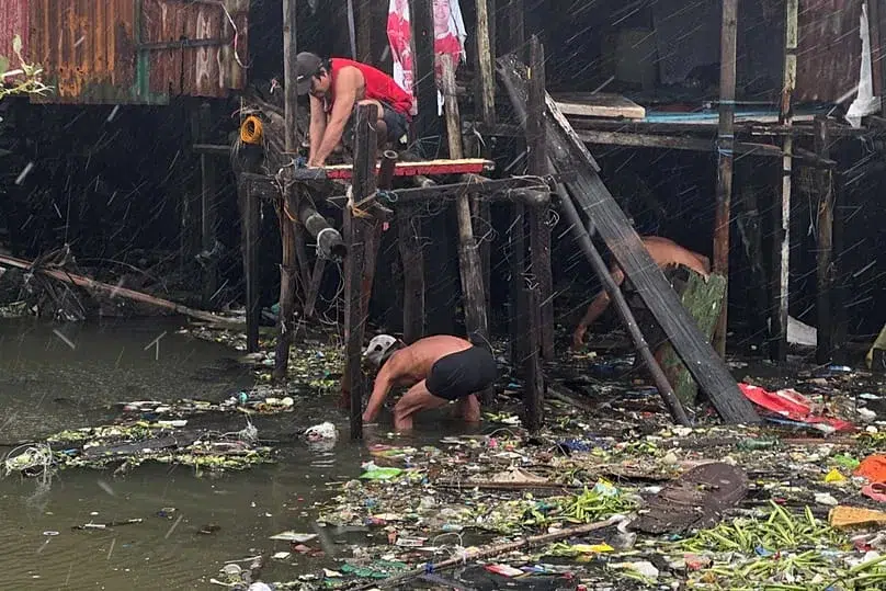 Impresionantes imágenes del tifón Fung-wong en Filipinas: Más de 1,4 millones de desplazados y devastadoras inundaciones