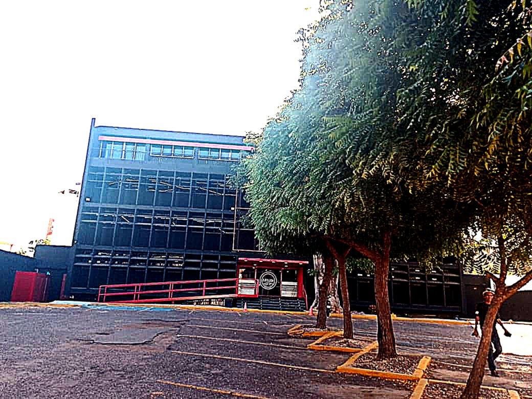 Maracaibo tiene su Cubo Negro y un vigilante atorrante