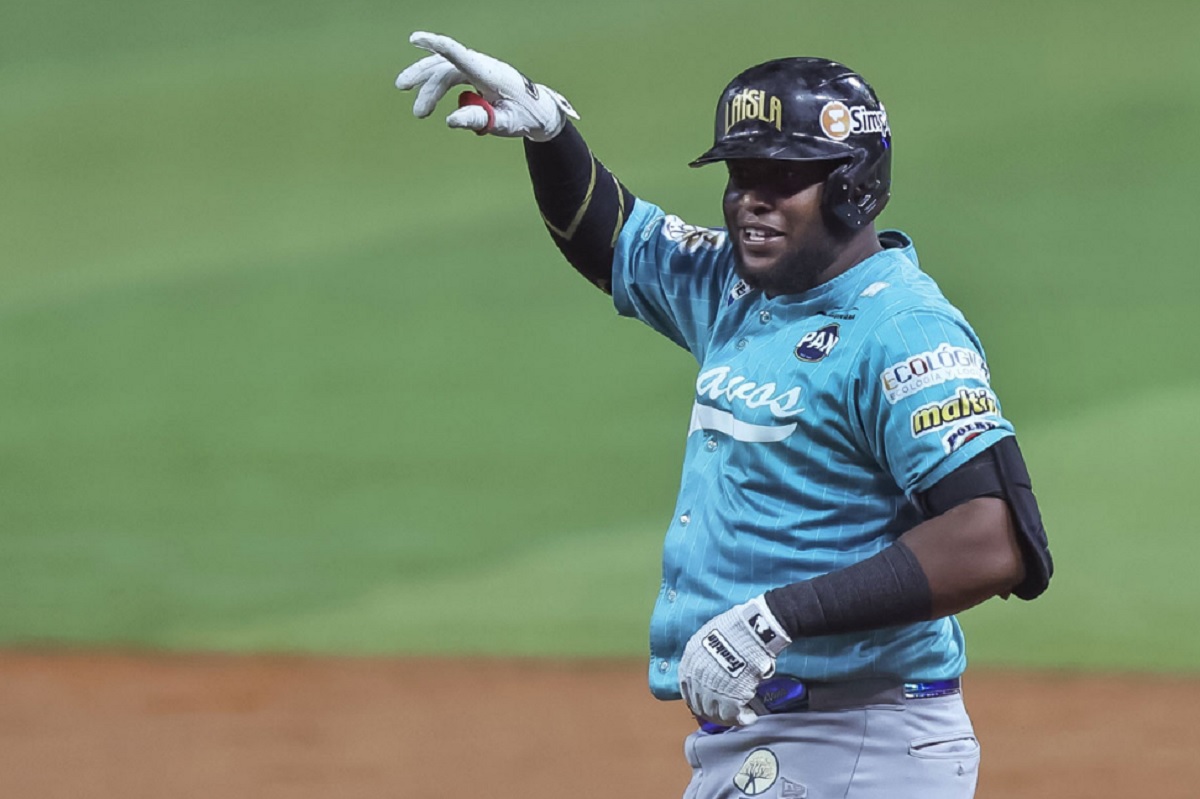 Bravos se afianza en el liderato tras derrotar a Leones