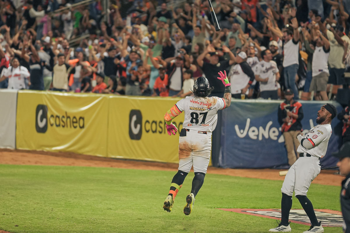¡Triunfo clave! Águilas alza su vuelo tras doblegar a Caribes en el primero de la serie