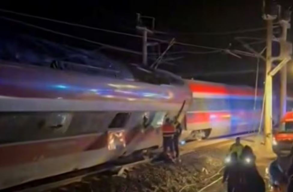 Decretan tres días de duelo tras accidente de trenes en España