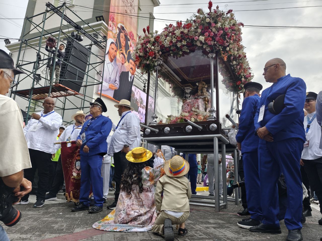 Inicia la multitudinaria procesión de la Divina Pastora: Un recorrido de esperanza