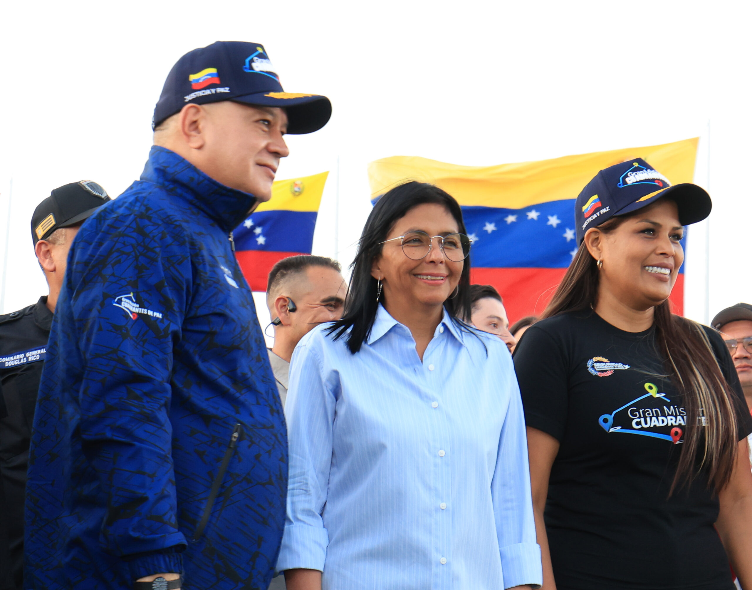 Presidenta (E) Delcy Rodríguez llama a 