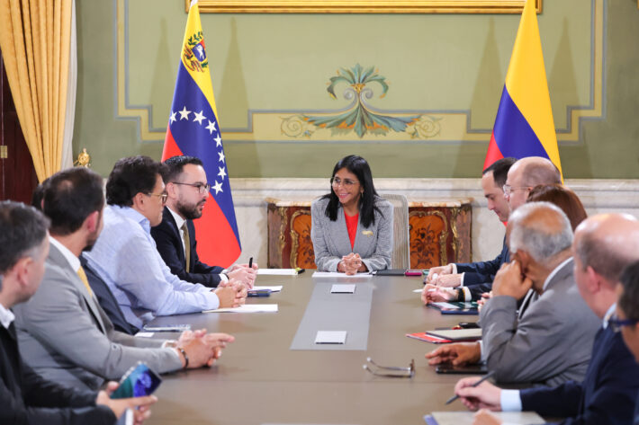 Presidenta encargada Delcy Rodríguez recibió al Ministro de Minas y Energía de Colombia