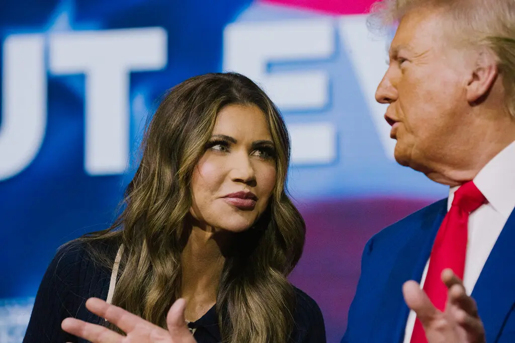 Trump destituyó a Kristi Noem de su cargo como secretaria de Seguridad Nacional