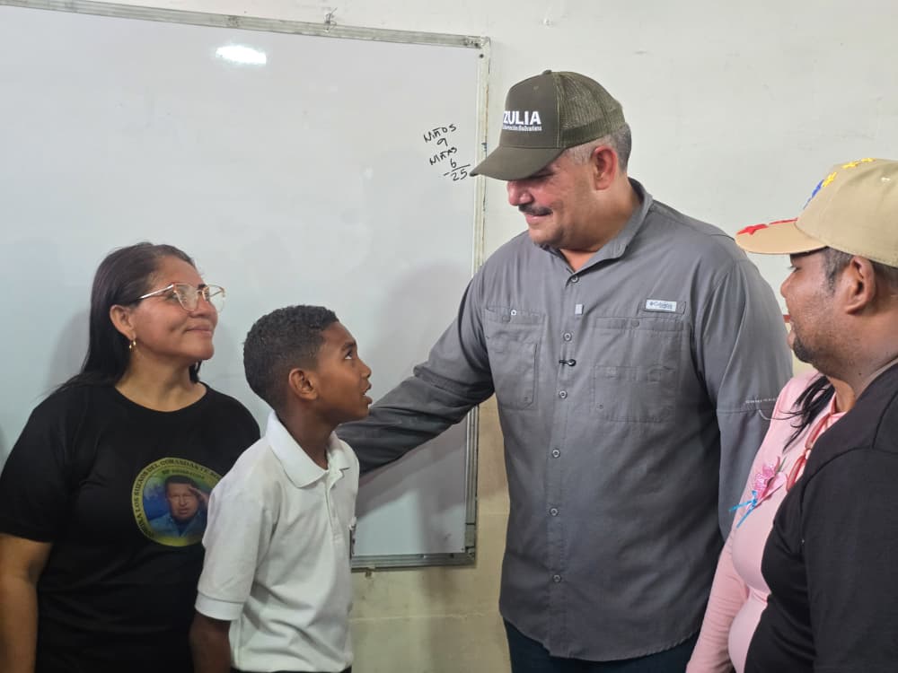 Gobernador se despliega en gobierno de calle en la parroquia Coquivacoa con rehabilitación y dotación de planteles educativos
