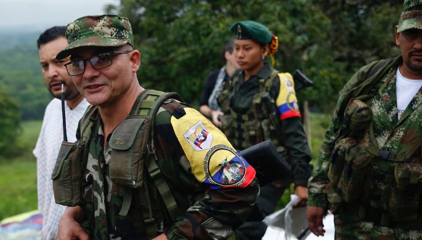 Alias ‘Iván Mordisco’ no está muerto, según autoridades colombianas