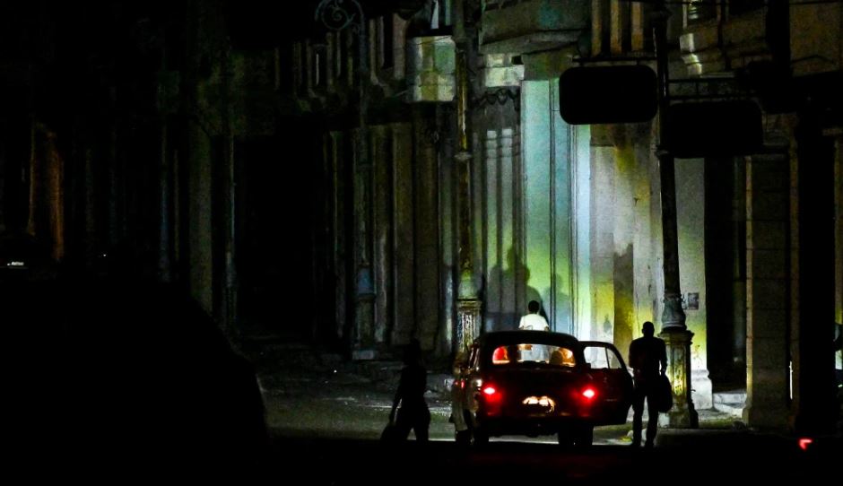 Manifestantes en Cuba atacaron la oficina del Partido Comunista tras un apagón
