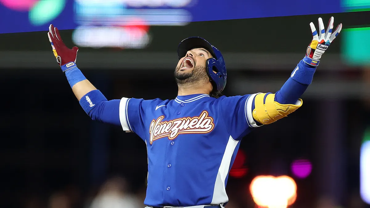 Eugenio Suárez y el batazo clave que encaminó al triunfo de Venezuela para el título mundial