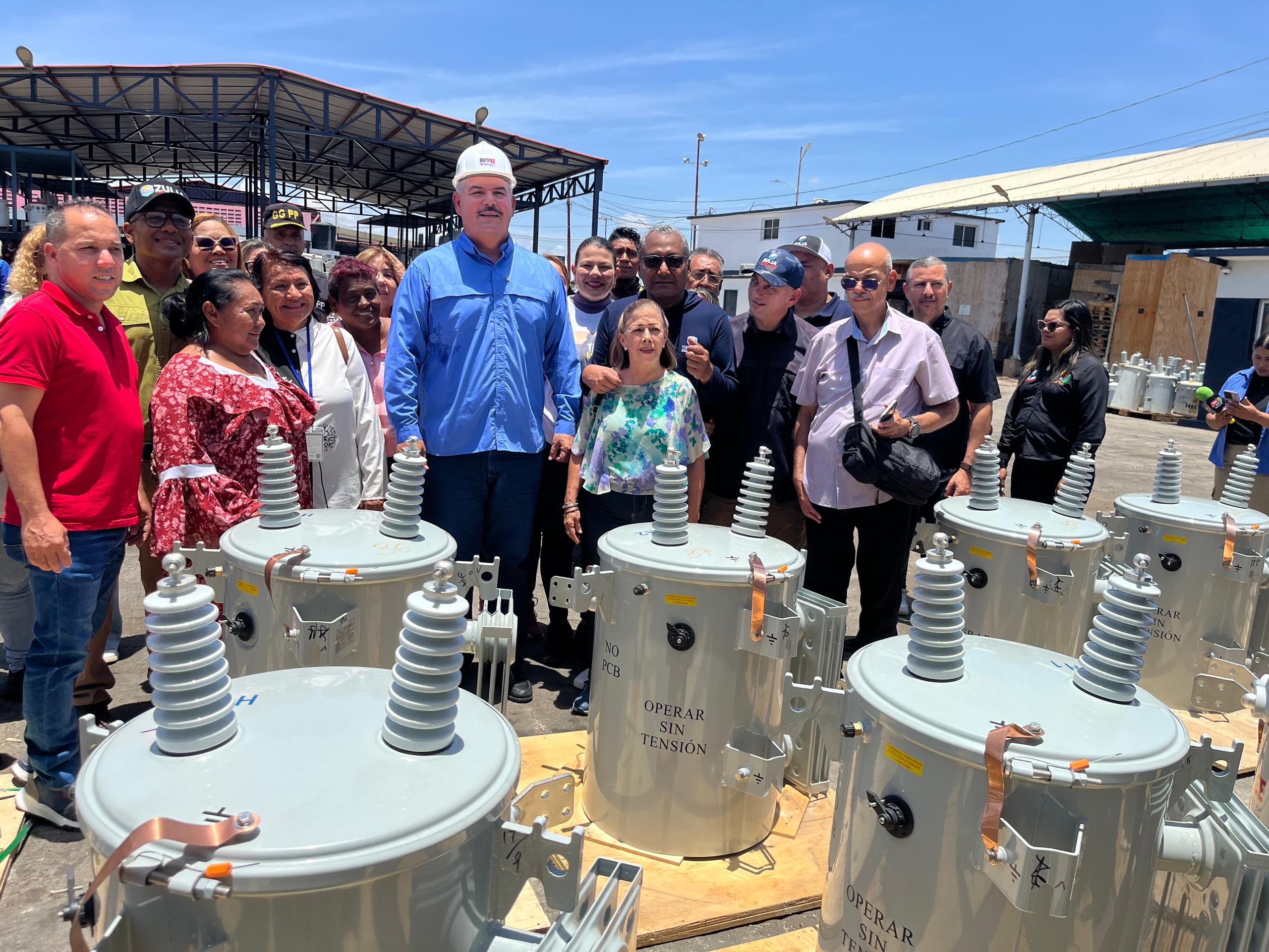 Gobernador Luis Caldera entregó 150 nuevos transformadores de distribución eléctrica para mejoramiento del servicio en todo el Zulia