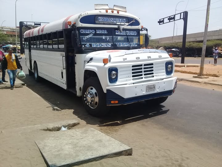 Dos heridos tras colisión de microbuses en la entrada de Playa San Remo