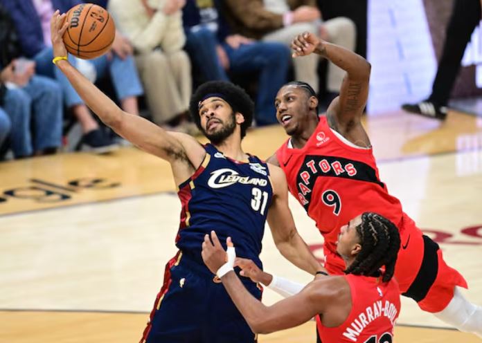 Raptors frenó a Cavaliers para acercarse en la serie de playoffs