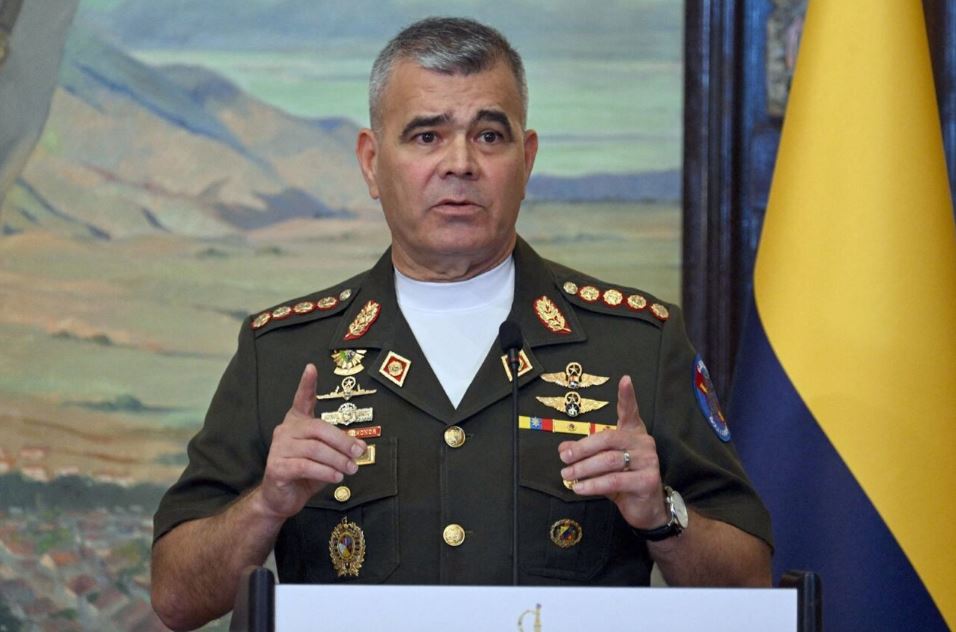 Padrino López designado como ministro de Agricultura y Tierras