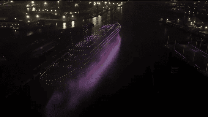 Más de mil drones recrearon la partida del Titanic en el puerto de Belfast