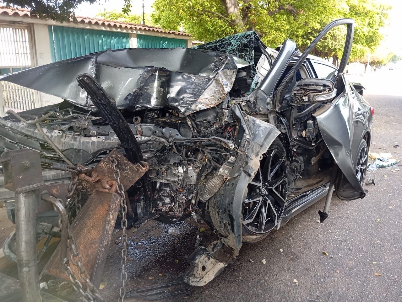 Murió tras chocar a toda velocidad contra un árbol  en la avenida principal de Los Olivos