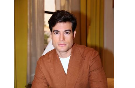 El galán ecuatoriano, Danilo Carrera animará la noche final del Miss Grand All Stars