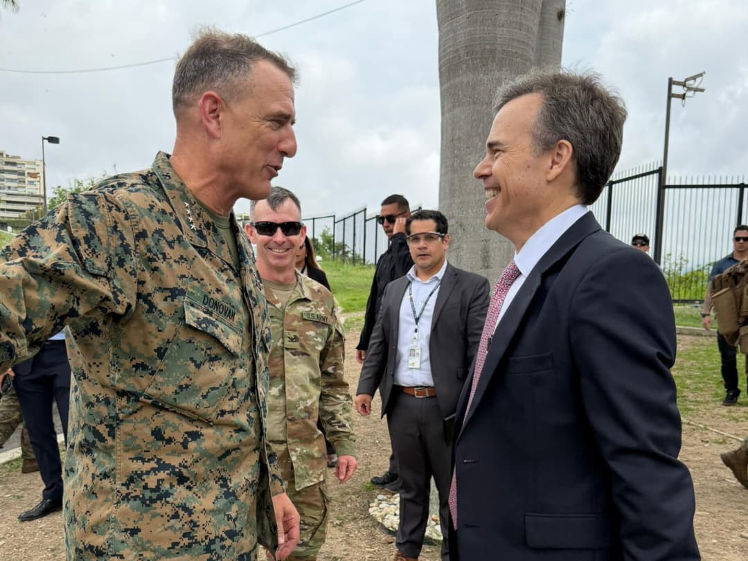 Jefe del Comando Sur de EEUU visitó Caracas por segunda vez para evaluar ejercicios militares y cooperación bilateral