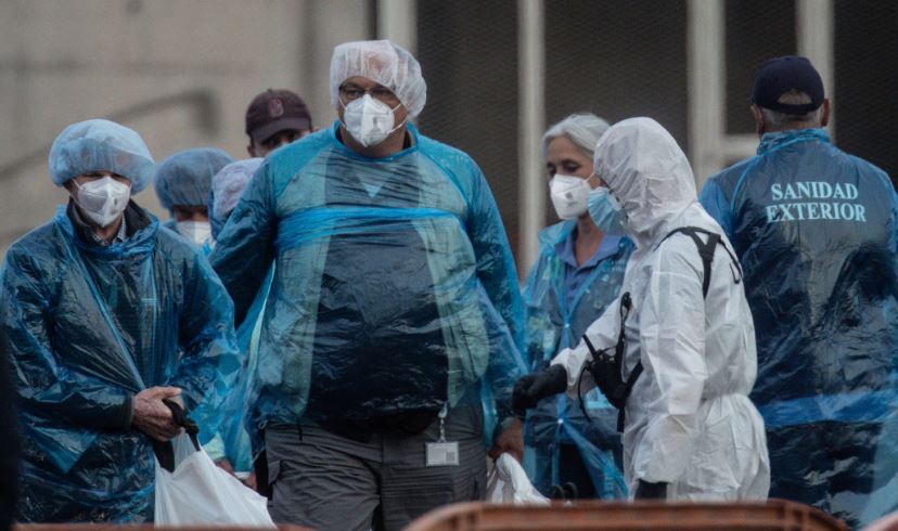 Falleció un guardia civil durante el desembarco del crucero con hantavirus en Canarias