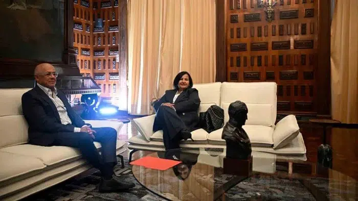 Dinorah Figuera regresa a Venezuela tras ocho años fuera del país y anuncia reuniones con el encargado de negocios de EE UU y Jorge Rodríguez