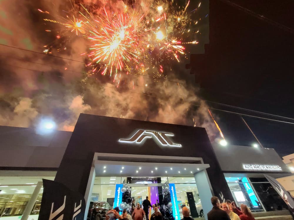 JAC Motors inaugura nueva sede en Maracaibo con la bendición de la Chinita y la presencia de autoridades estatales