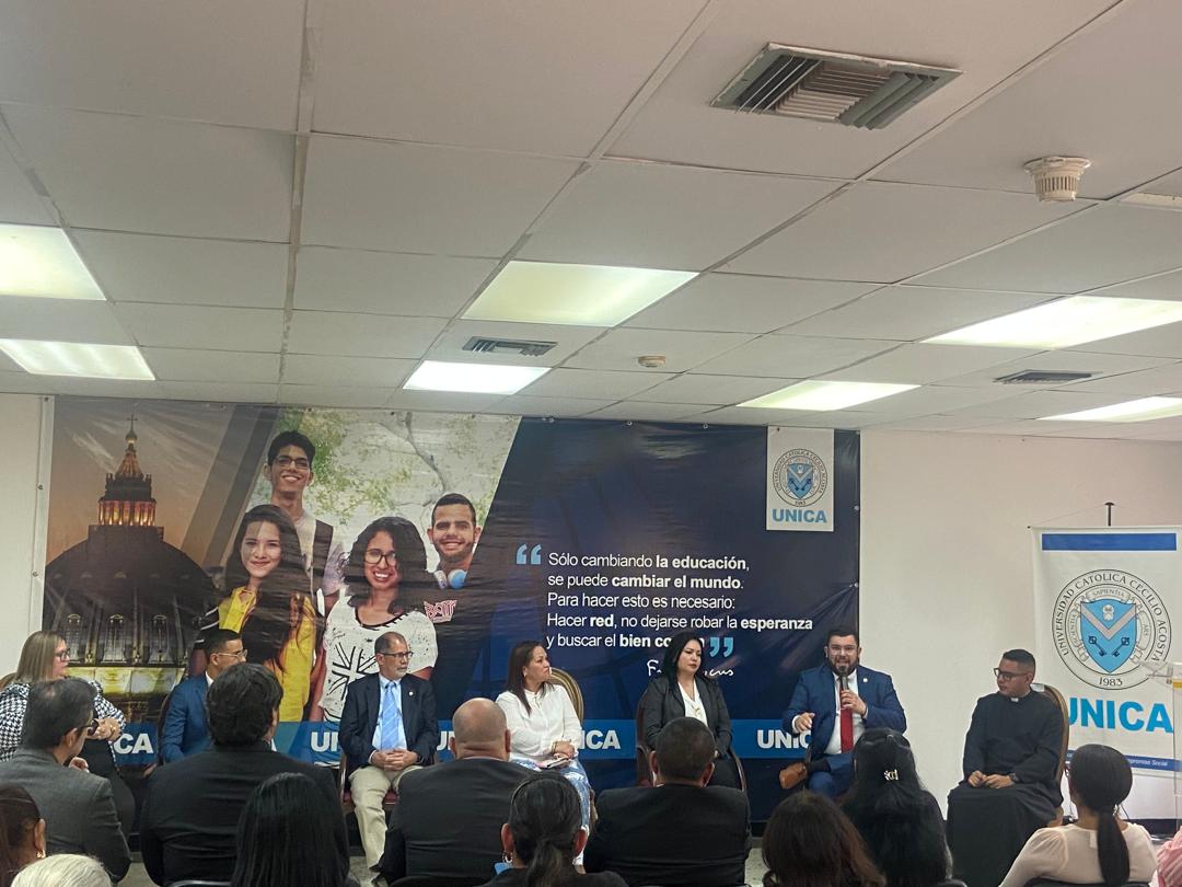 Foro “Estrategias de Gestión Universitaria en la Era Digital” analizó el impacto de la Inteligencia Artificial en la educación