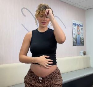 Migbelis Castellanos enciende las redes sociales bailando «Dale cintura» con su pancita de embarazo